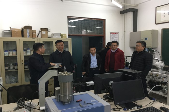 马令勇对韩立祥回访母校表示欢迎,并简要介绍土木建
